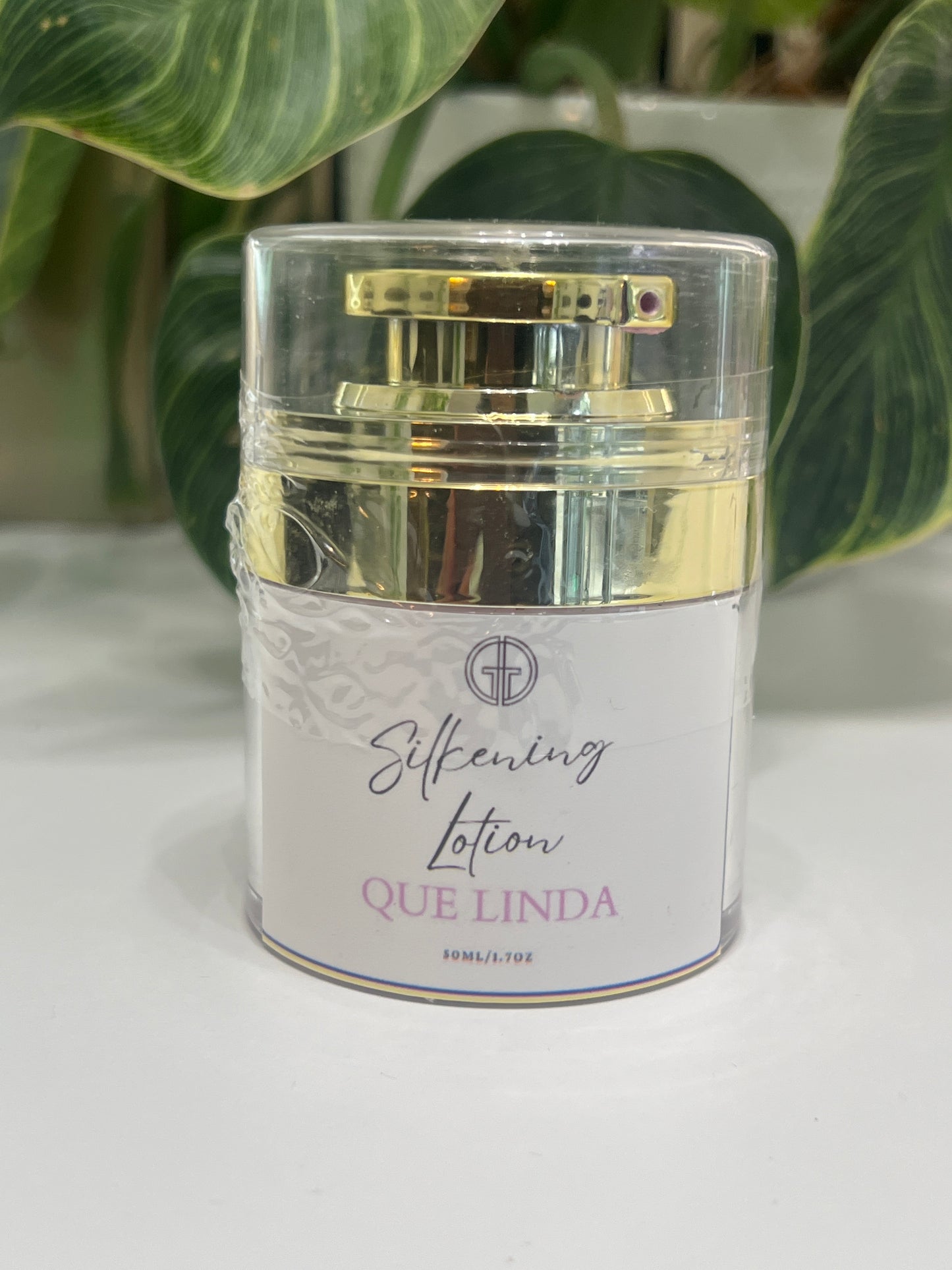 QUE LINDA Silkening, Shimmering lotion